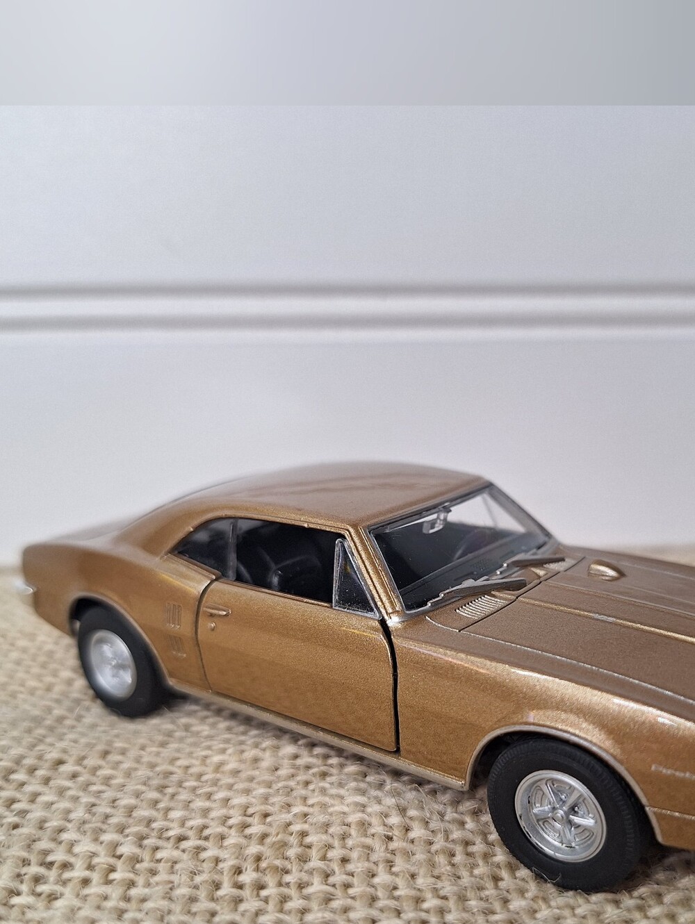 1967 Pontiac Firebird Die Cast Car, Gold. Welly, 1/36 Scale